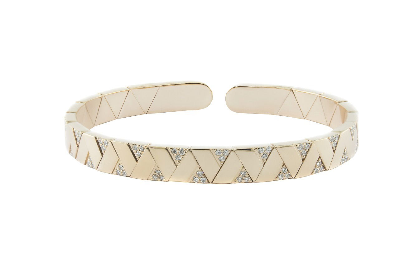Elixir Partial Pave Open Back Cuff Bracelet with White Diamonds in 18kt Rose Gold - Size 17 - by Alessa Jewelry - Flexible open back cuff bracelet made of 18kt rose gold with white diamond pave accents. There are 0.60ctw of G-H/VS-VVS white diamonds in the bracelet. This is an oval cuff bracelet Size 17 - Wrist measurement 15 - 15.9cm or 5.9 - 6.2 inches around. Elixir Partial Pave Open Back Cuff Bracelet with White Diamonds in 18kt Rose Gold - Size 17