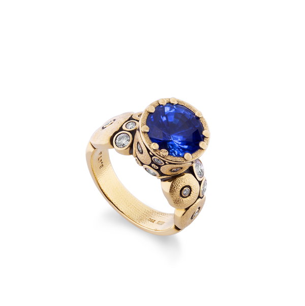 Closeup photo of Orchard Center Stone Ring with 3.67ct Blue Sapphire in 18kt Yellow Gold