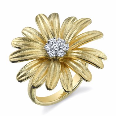 Daisy Ring with Diamond Center in 18kt Yellow Gold