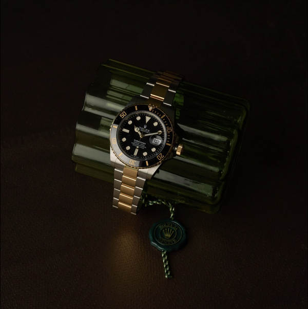 Closeup photo of 2016 SS SUBMARINER BOX AND PAPERS