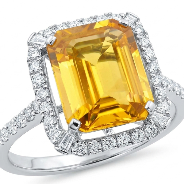 Closeup photo of 14K YELLOW GOLD DIAMOND AND BERYLLIUM HEAT TREATED YELLOW SAPPHIRE RING