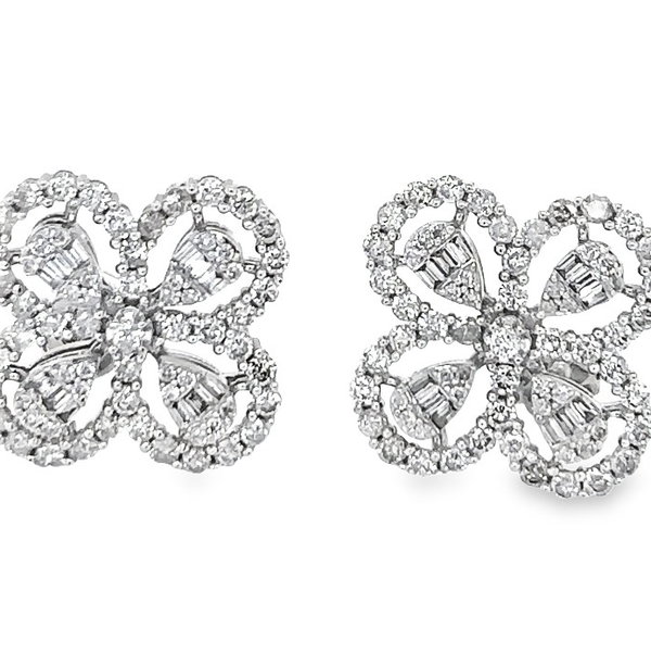 Closeup photo of 14K WHITE GOLD DIAMOND FLOWER EARRING