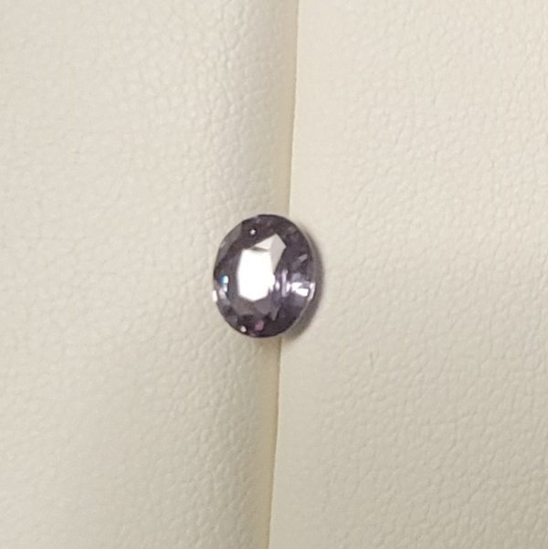 Closeup photo of ALEXANDRITE OVAL 1.21CT GIA CERTIFITED