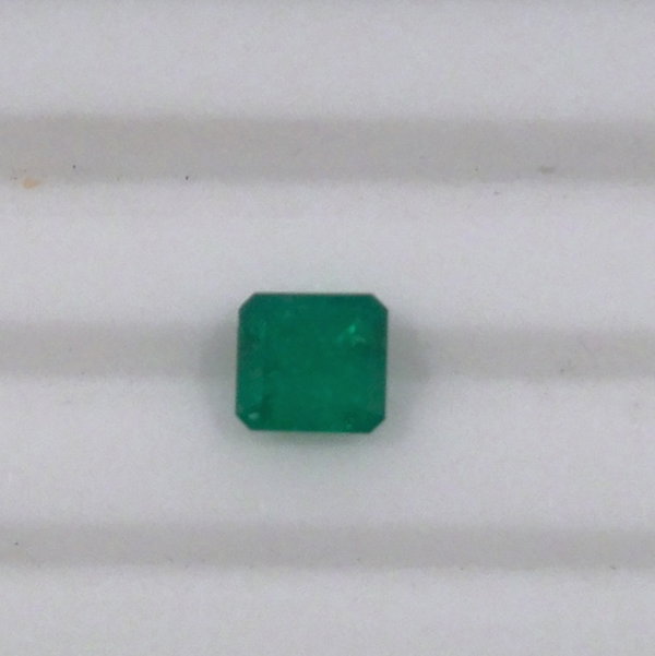 Closeup photo of EMERALD 2.53CT SQUARE
