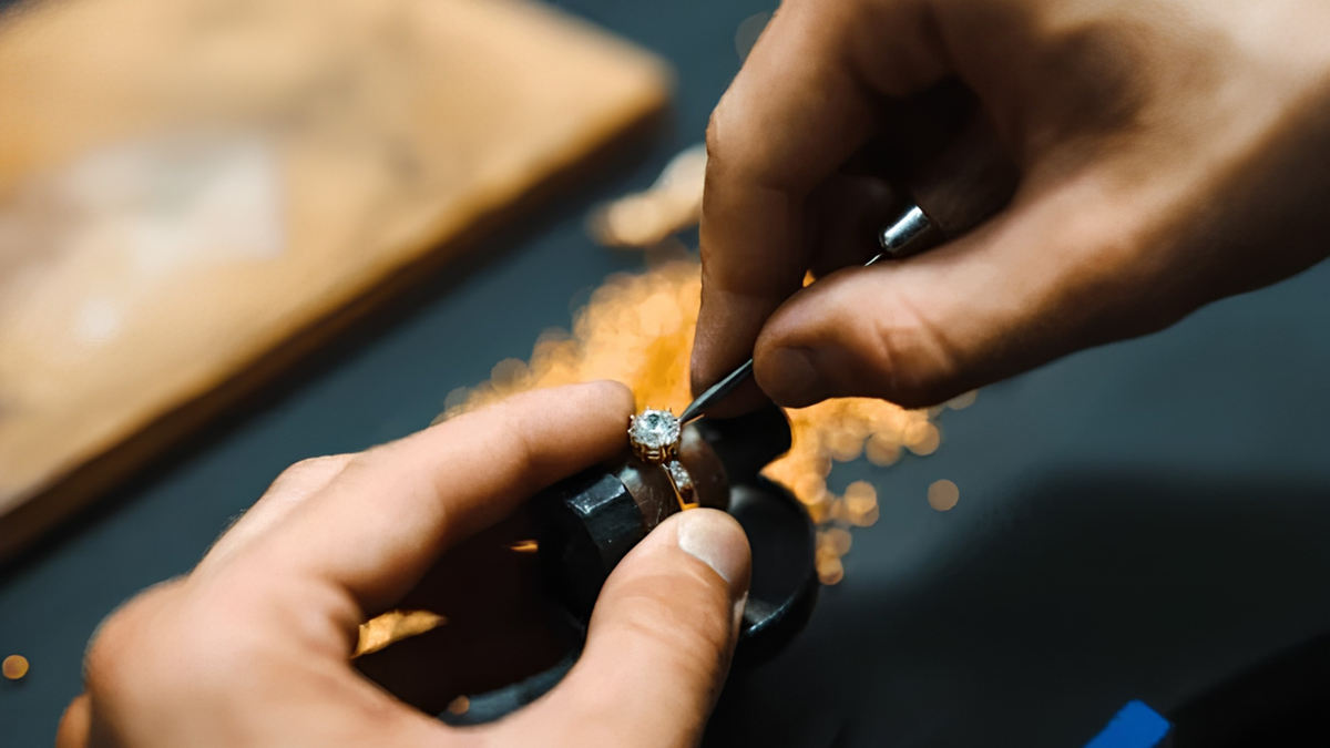Jewelry production and CAD development at the Flawless Manufacturing workbench