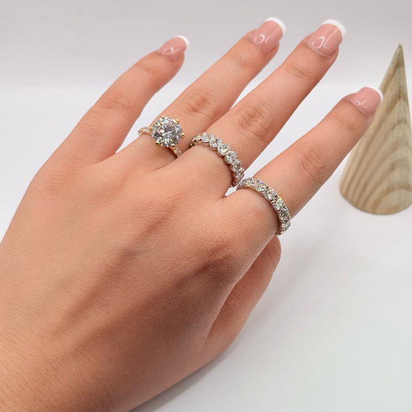 Solitaire ring with 4CT diamond in 18K yellow gold