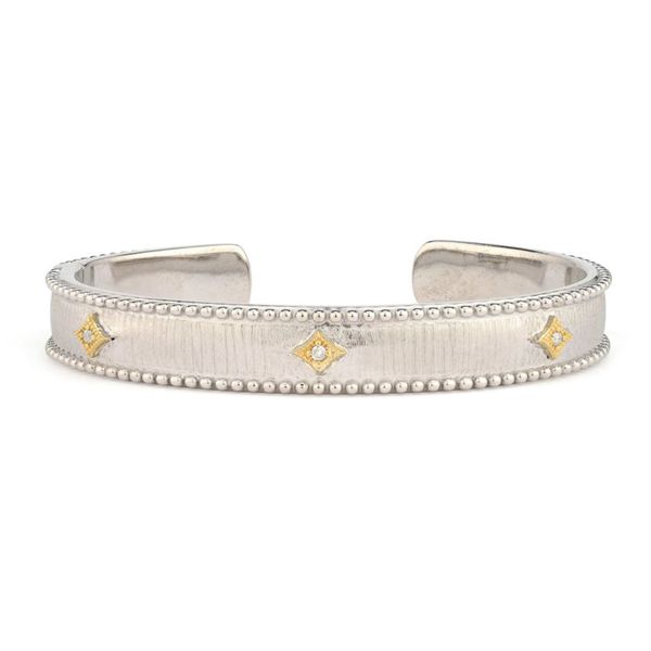 Combining classic elegance with on trend shapes and styles, JFJ offers something for women of all ages. This elegant bangle features stunning gold kite accents, adding a unique geometric flair to its sleek design. A perfect blend of sophistication and modern style, it effortlessly elevates any ensemble.-18k Yellow gold-Sterling silver-Round diamonds, 0.11cts-Size, 7.5Item# 808-2000010 Mixed Metal Star Bracelet