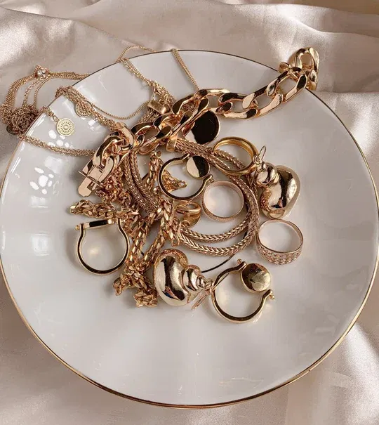 Gold and diamond jewelry we purchase