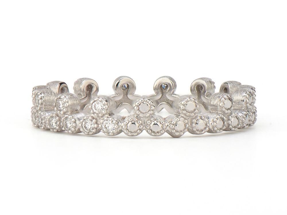 Combining classic elegance with on trend shapes and styles, JFJ offers something for women of all ages. This elegant ring features trio clusters of diamonds, beautifully arranged to create a dazzling effect. The sparkling diamonds add a touch of sophistication, making it a timeless piece for any occasion.-18k White gold-Round diamonds-Size, 7.5Item# 130-01163 Diamond Trio Ring