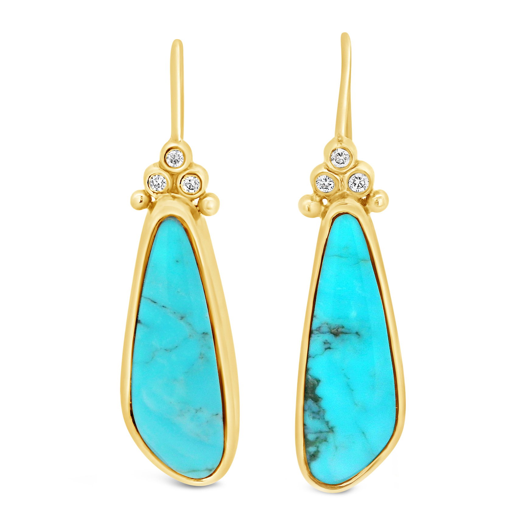 The Free Spirit Earrings, crafted in 18k yellow gold and featuring diamonds and Kingman turquoise, make a beautiful addition to any jewelry collection. Their effortless charm is perfect for the free-spirited soul who loves to stand out.-18k Yellow gold-Kingman Turquoise-Round diamonds, 0.08ctsItem# 805-01422 Free-Spirit Earrings