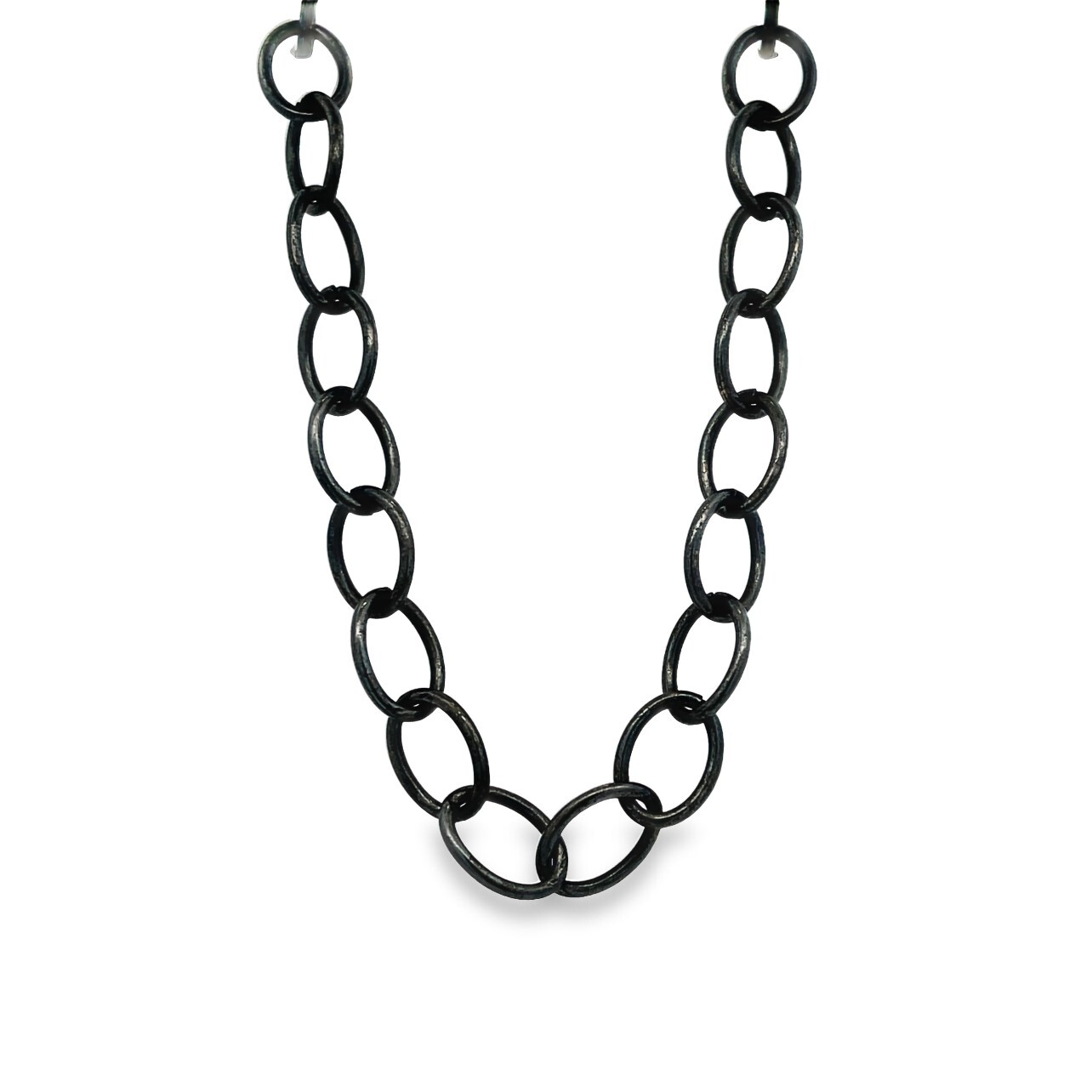 With inspiration rooted in natural structures and growth patterns, Peter Schmid finds his muse within nature and urban environments themselves. Showcasing a unique approach to jewelry design, the world of Atelier Zobel boasts creativity and inspiration within every piece.-Sterling silver-Chain length, 17.5"Item# 807-2000107 Oval Cable Chain With Nittel Key Ends