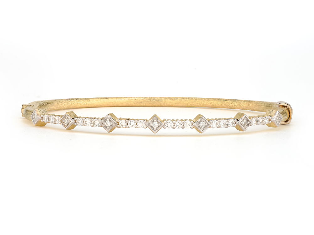 Combining classic elegance with on trend shapes and styles, JFJ offers something for women of all ages.-18k Yellow gold-Round white diamonds, 0.51cts-Size, 7.5Item# 808-00989 Lisse Pave Bagle