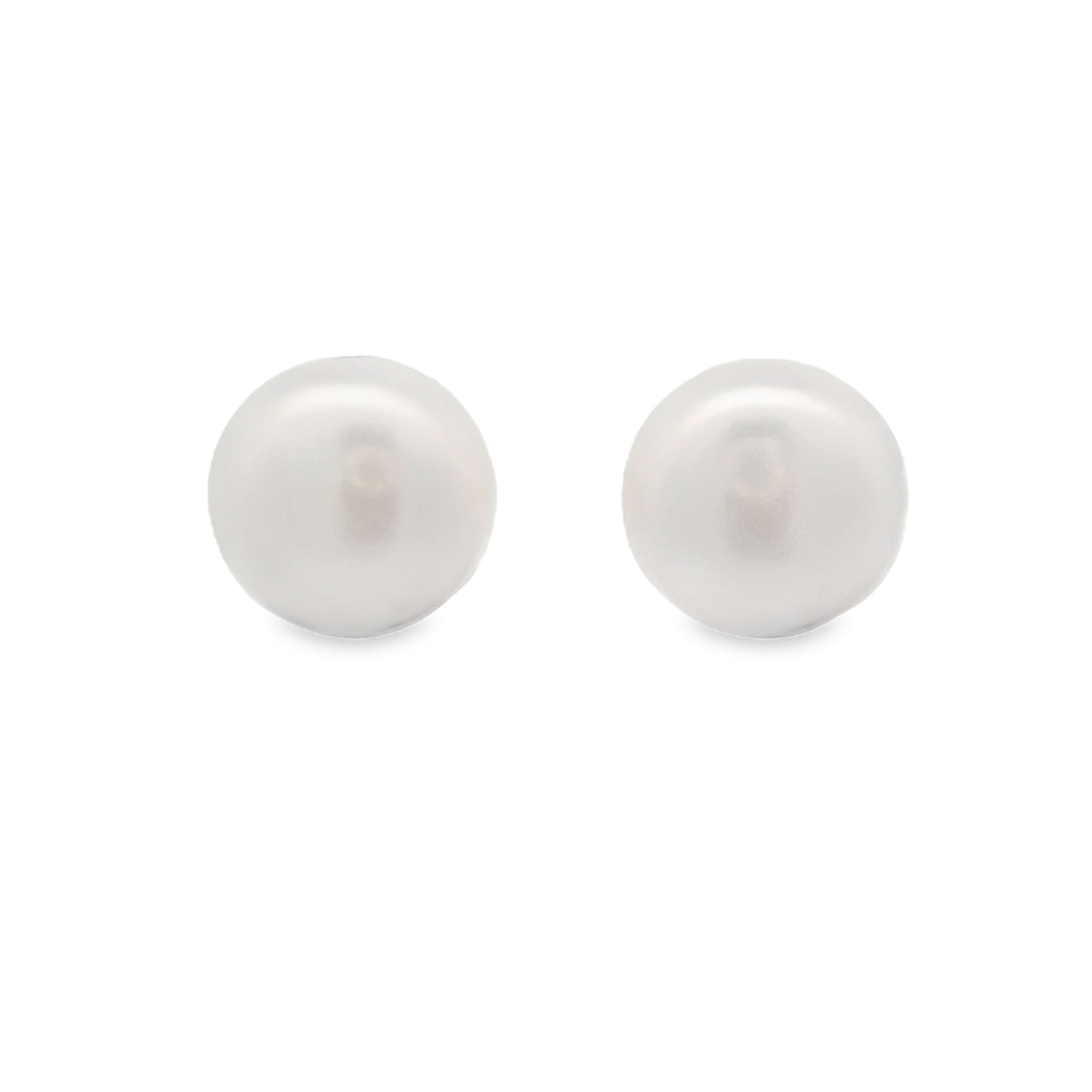 These stud pearl earrings, set in 14k yellow gold, offer a classic yet refined look. Perfect for any occasion, they bring a subtle touch of elegance and warmth to your everyday style.-14k Yellow gold-Keshi pearls 20-24mmItem# ND-EAR-00014 Claudette Stud Earrings