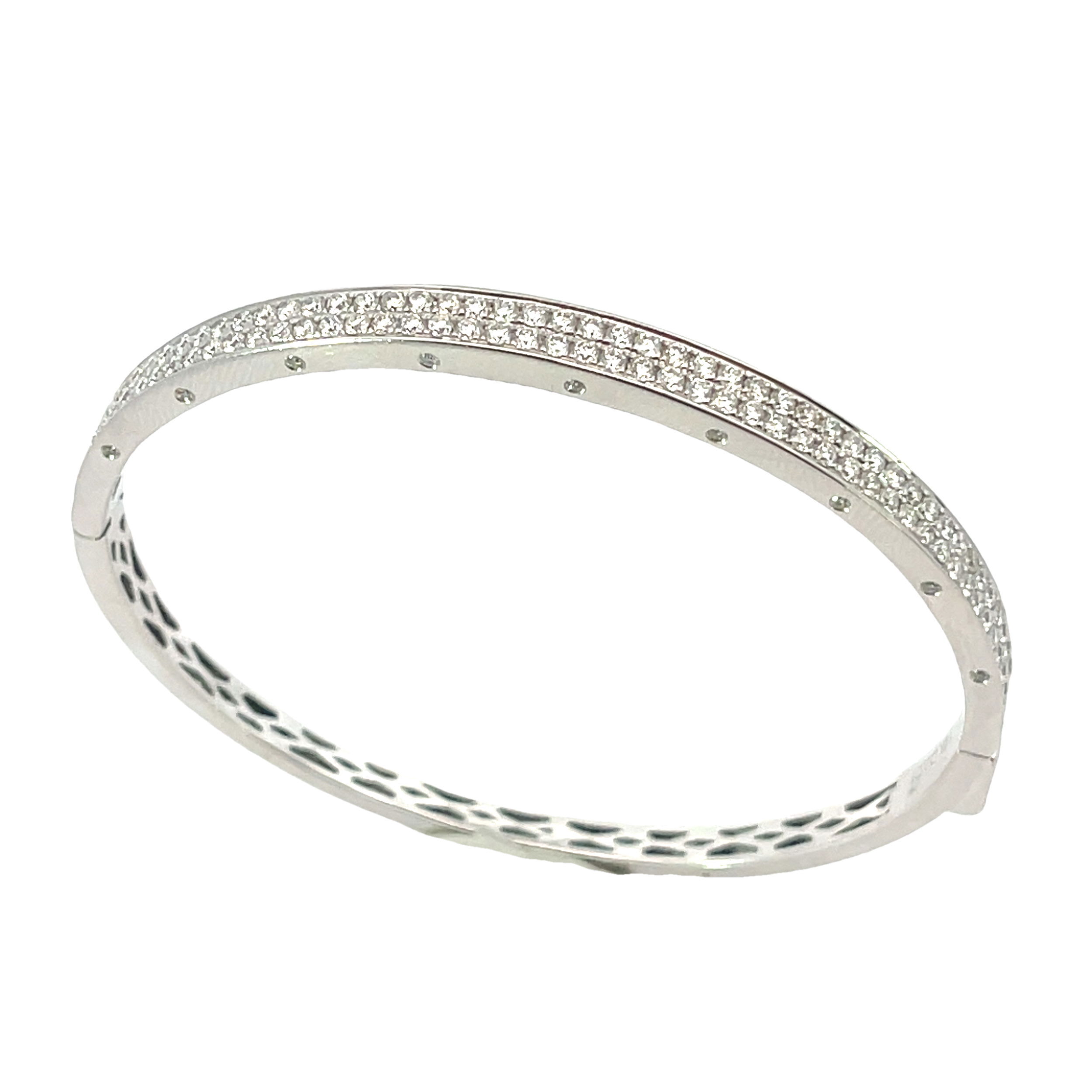 This elegant bangle features two rows of pave-set diamonds that deliver maximum sparkle with a refined touch. Designed for effortless sophistication, it’s the perfect piece to elevate your everyday or add a touch of brilliance to any occasion.-14k White gold-Round diamonds, 2.02cts-SizeItem# 808-2000216 Pave Diamond Bangle