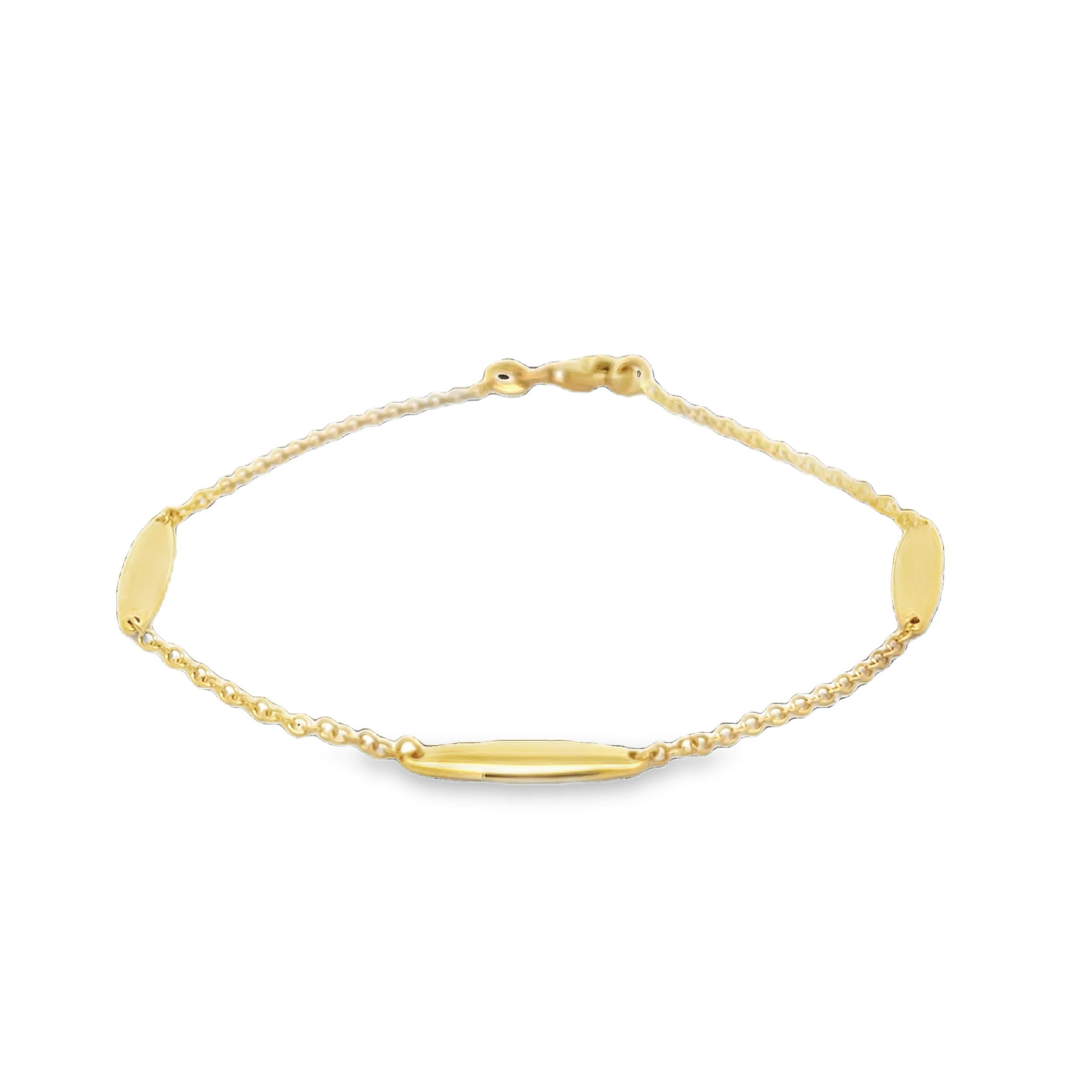 This lentil design bracelet features a sleek, polished finish, creating a smooth and sophisticated look. Its minimalist yet elegant style makes it perfect for layering or wearing solo as a refined statement piece.-18k Yellow gold-Chain length, 7.5"Item# 808-2000287 Lentil Station Bracelet