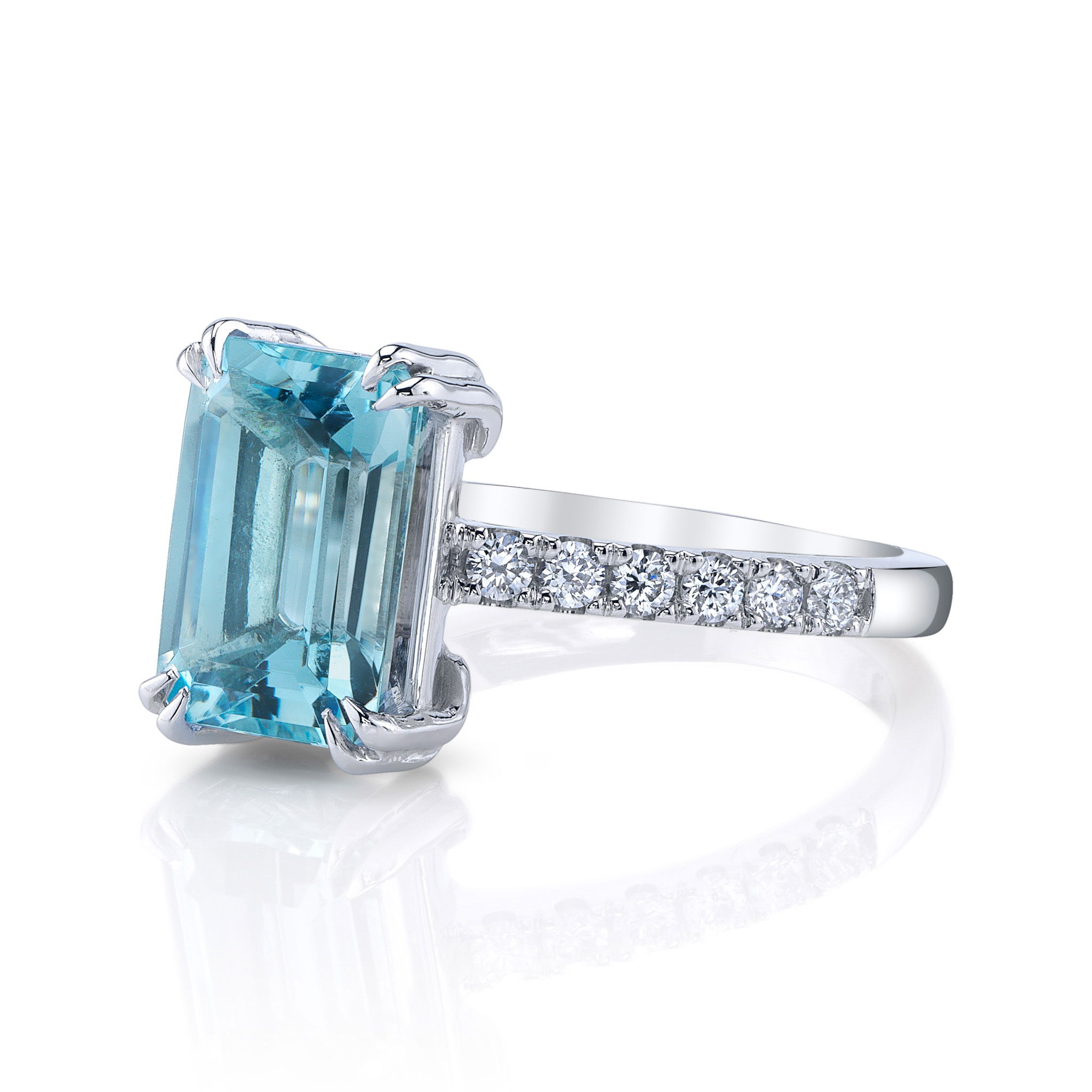 The Clea Ring, featuring a stunning aquamarine set in 14k white gold with sparkling round diamonds, is a piece you’ll love having in your collection. Its effortless elegance makes it the perfect finishing touch for any outfit.-14k White gold-Faceted Aquamarine-Round diamonds, 0.24cts Clea Ring