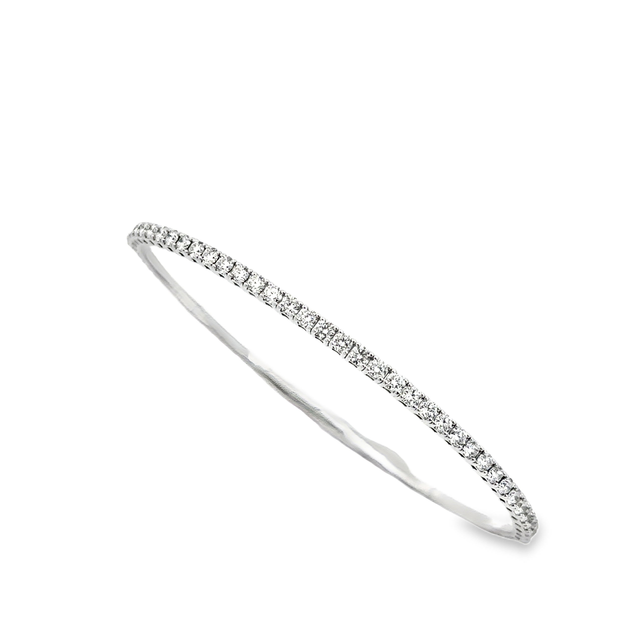 This stunning flex bracelet boasts beautiful diamonds and rich white gold. Make a bold statement – this bracelet is an investment in timeless elegance and undeniable sparkle.14k White goldDiamonds, 1.50ctsItem# 808-2000340 Diamond Line Flex Bracelet