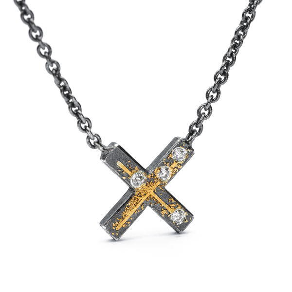 Closeup photo of 'Kisses' Necklace