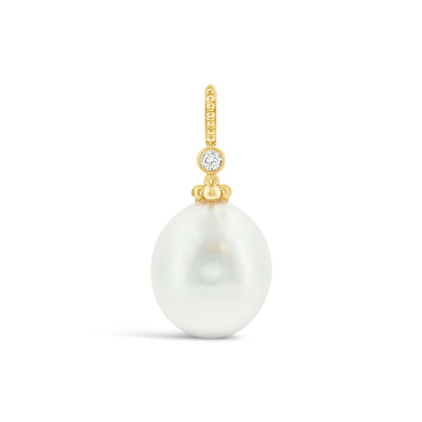 Closeup photo of Everyday Tahitian Pearl Pendant