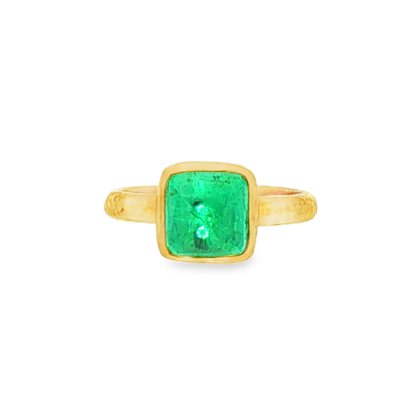 Closeup photo of Sugar loaf Emerald Ring