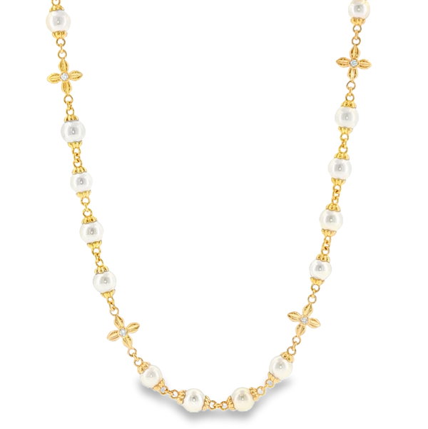 Closeup photo of Everyday NAIFEH Pearl Necklace