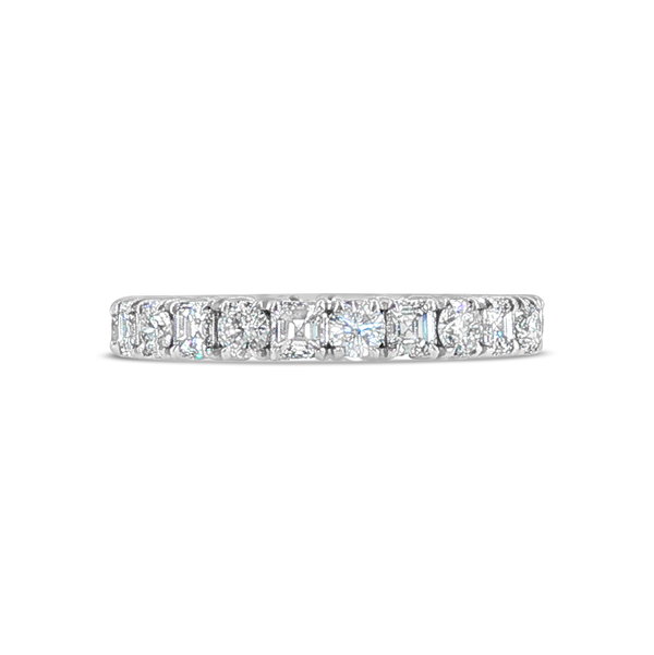 Closeup photo of 18k 2.06 ctw Asscher and RBC Diamond Band
