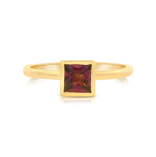 Closeup photo of Garnet Stacker