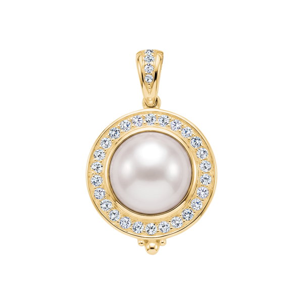 Closeup photo of Mabe Pearl Pendant with Diamonds