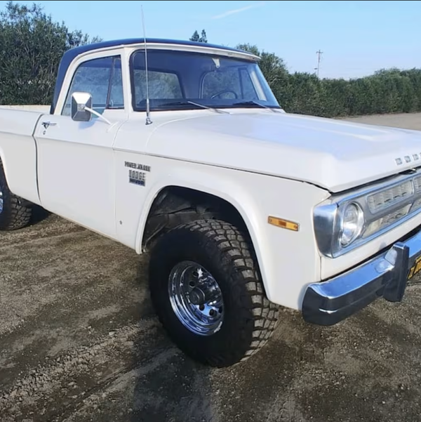 Closeup photo of 1971 Dodge W100 Power Wagon Pickup