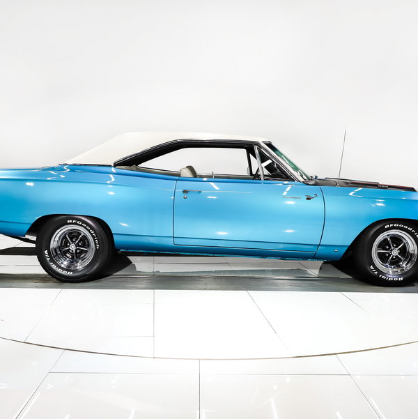 Closeup photo of 1969 Plymouth Roadrunner 2 Door Hardtop 383 Motor