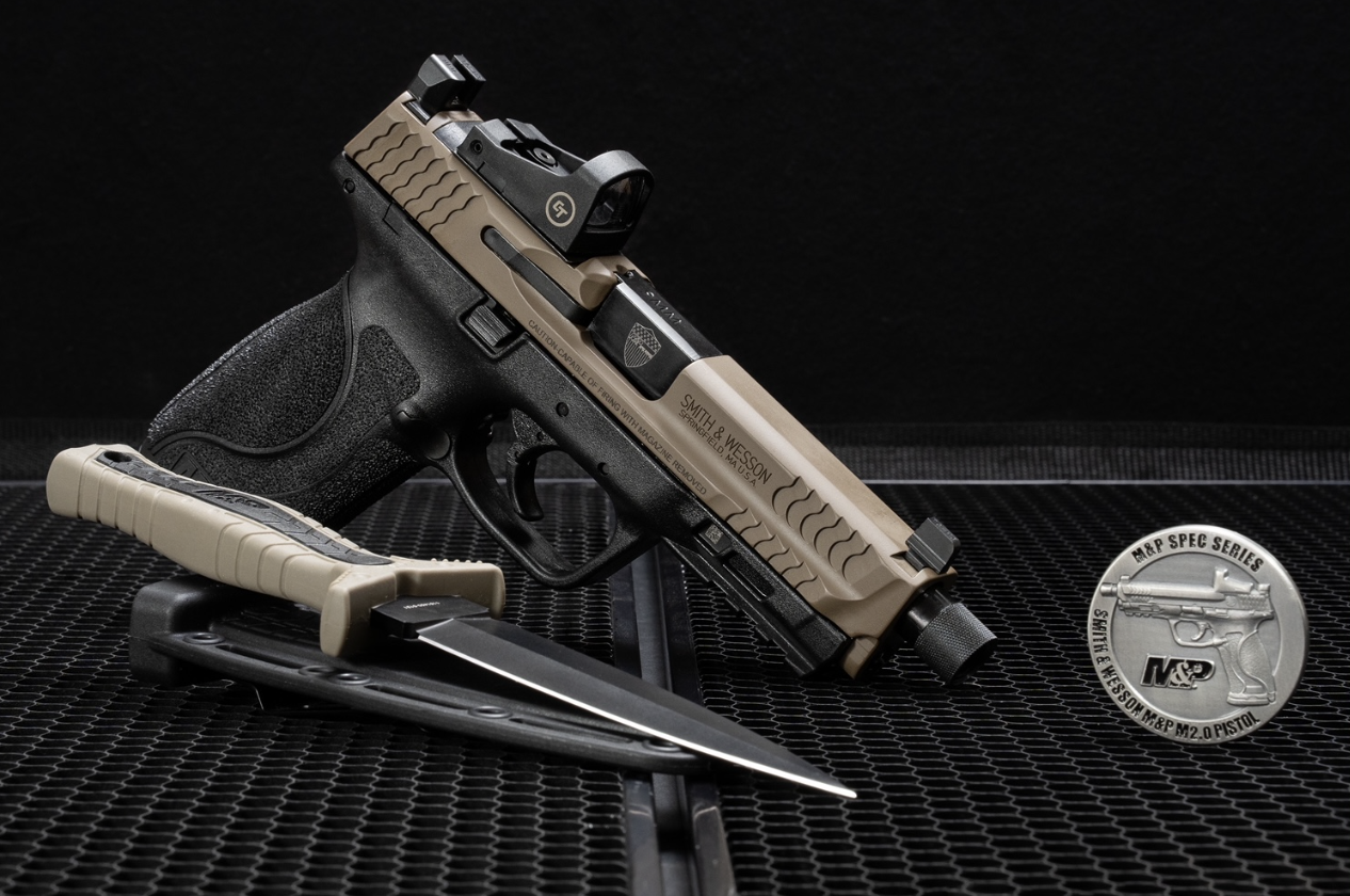 Smith & Wesson M&P9 M2.0 9mm Semi-Automatic Pistol Threaded Barrel NRA Edition w/Knife