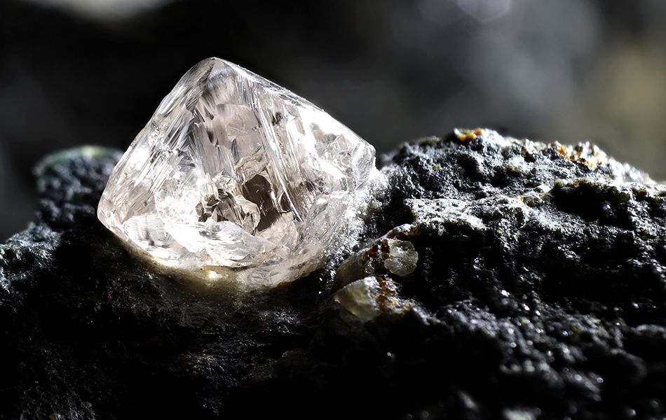 Image of The Difference Between Natural and Lab Grown Diamonds