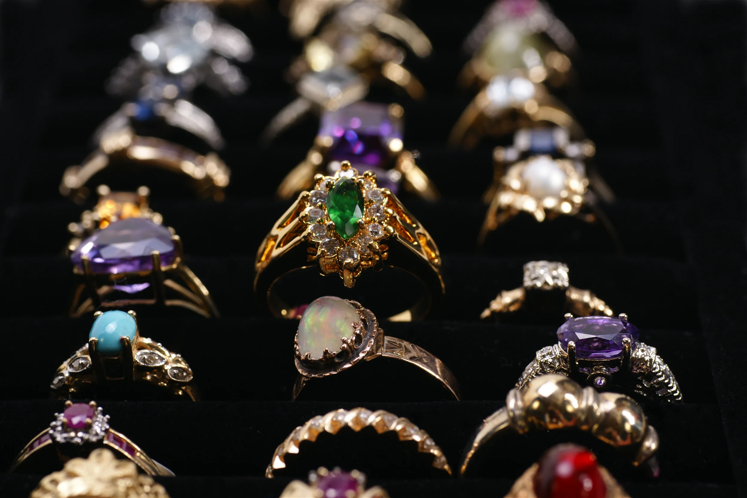 Image of Ralph Mueller & Associates: Diamonds, Gold & Jewelry Buyers in Arizona