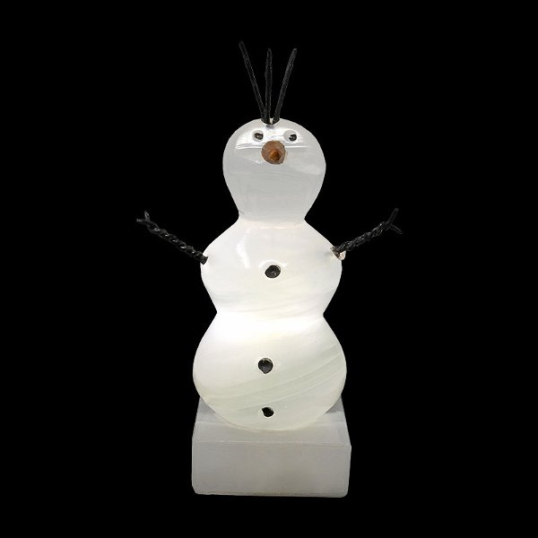 Closeup photo of Nacar Onyx Snowman Sculpture "Olaf"