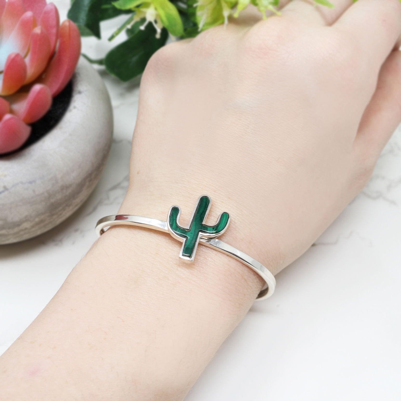 Malachite Simple Cactus Twist Bracelet with Silver Bezel