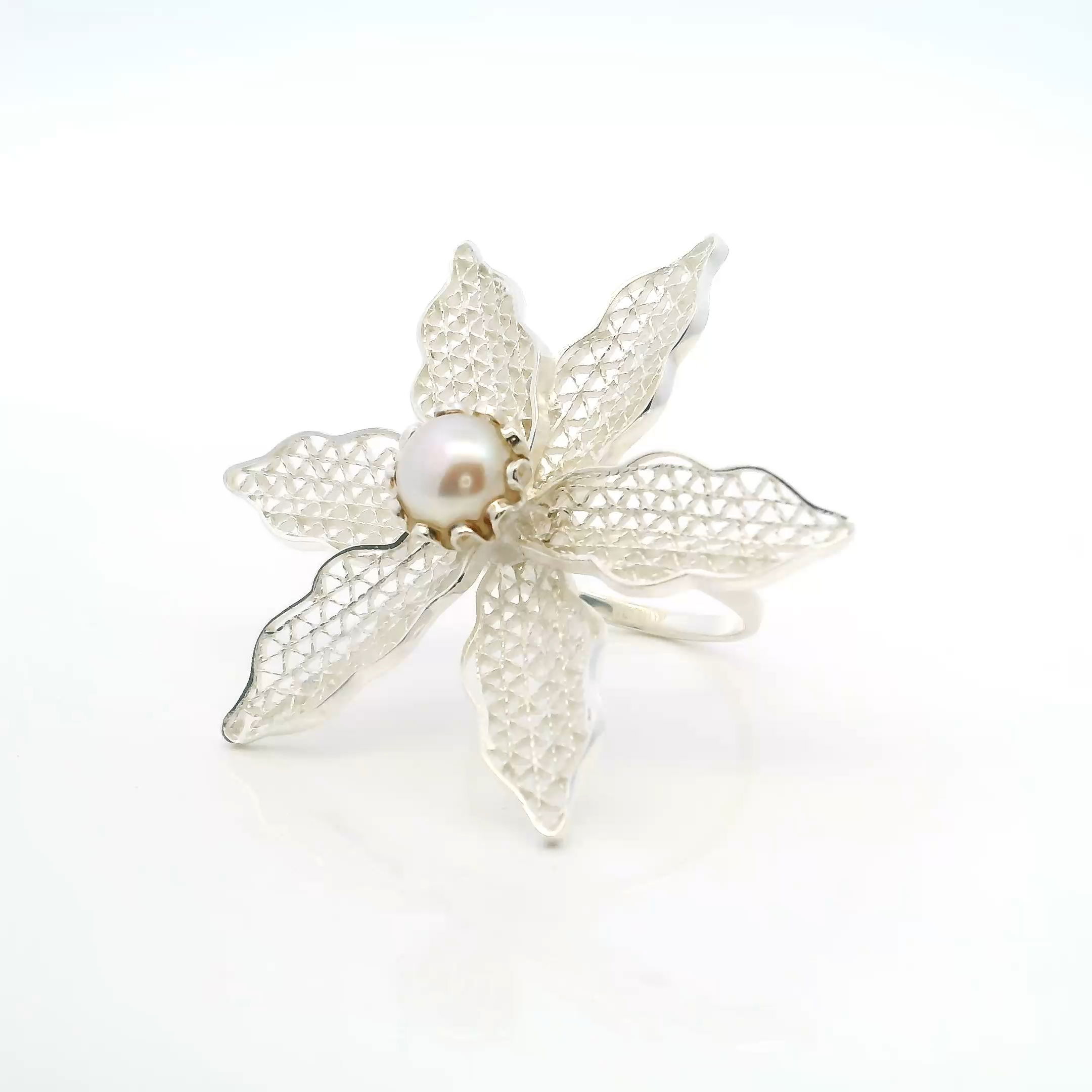 Freshwater Pearl Lily Ring - Pearl Center With Raised Scalloped Silver Bezel With Dainty Cross Hatch Silver Wire Filled Petals Sz7 Freshwater Pearl Lily Ring - Pearl Center With Raised Scalloped Silver Bezel With Dainty Cross Hatch Silver Wire Filled Petals Sz7