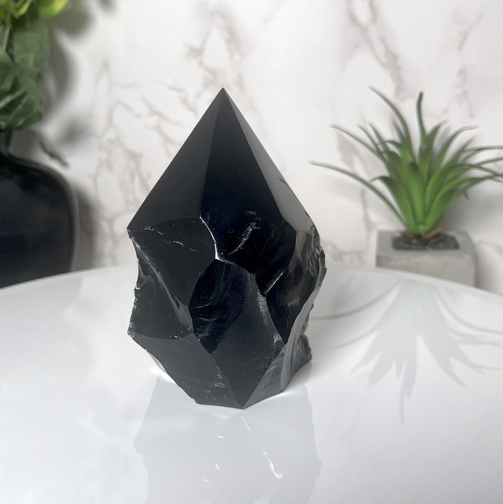Shot of Silver Sheen Obsidian Point