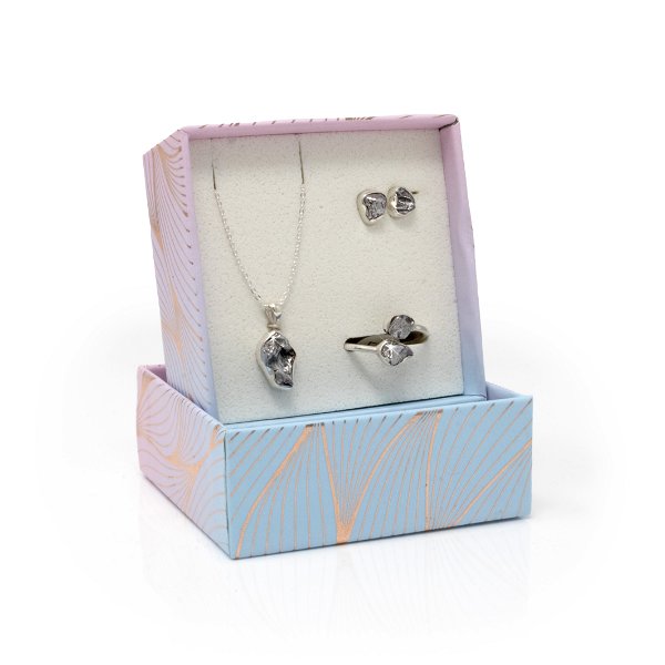 Closeup photo of Campo De Cielo Set With Necklace & Stud Earrings & Duo Ring With Open Top - Bezel Set Nuggets Size 7