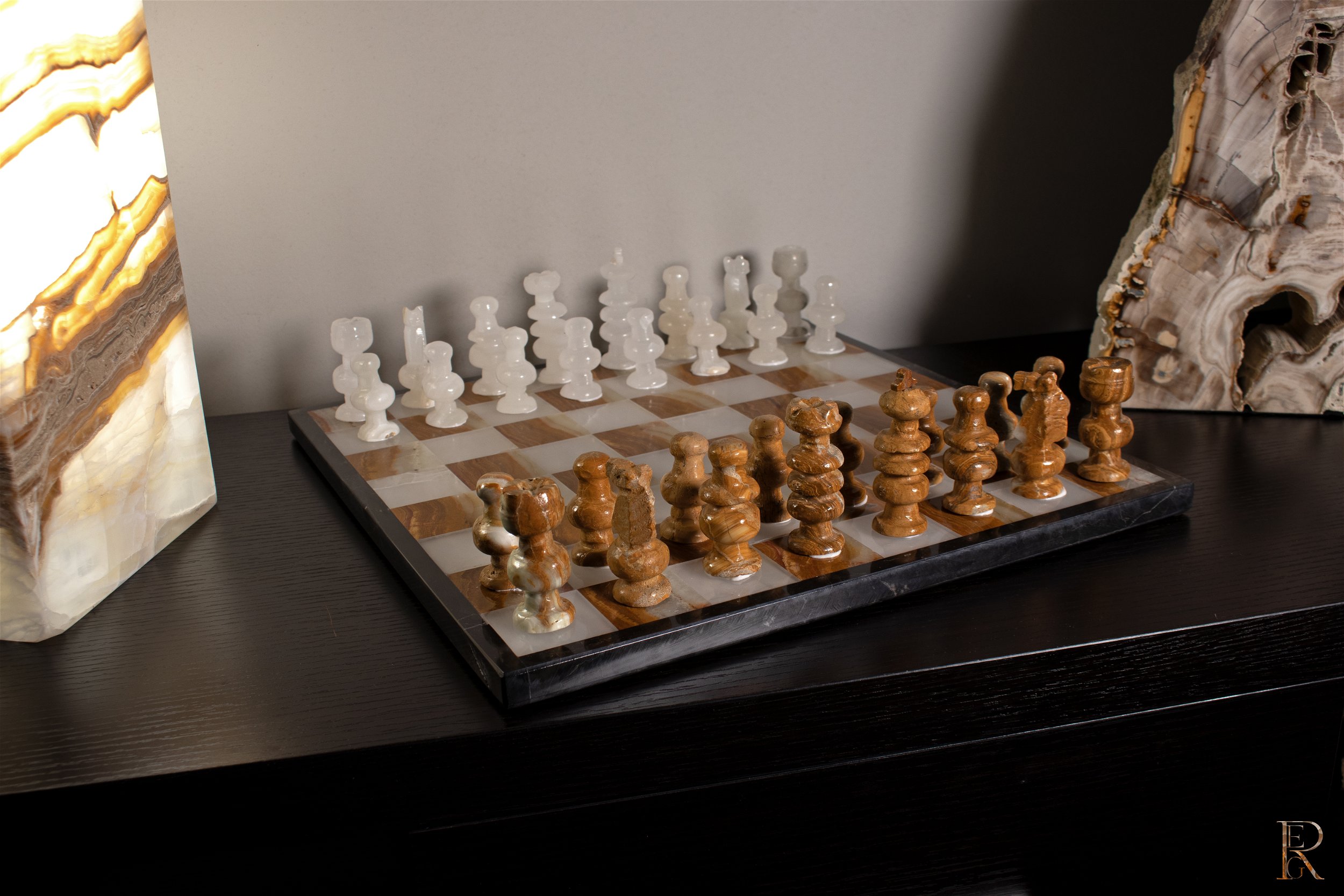 Onyx Chess Set Talan / White With Black Border