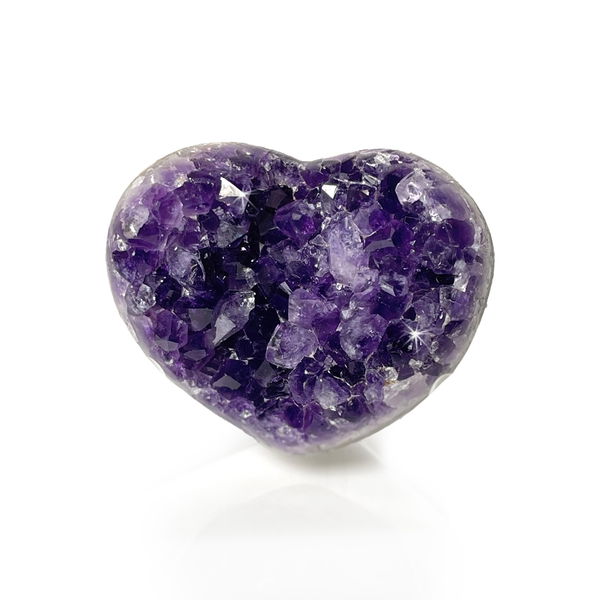 Closeup photo of Amethyst Druze Heart With Acrylic V Heart Stand
