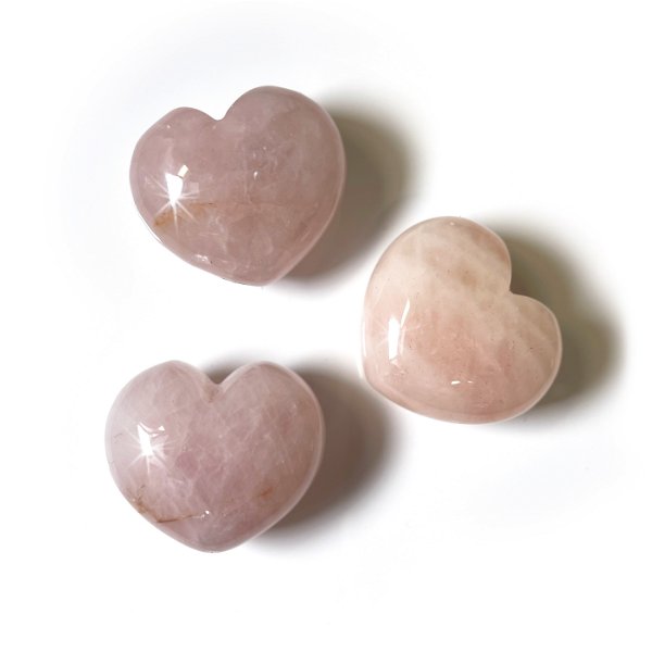 Closeup photo of Rose Quartz Puffy Heart (Singles)