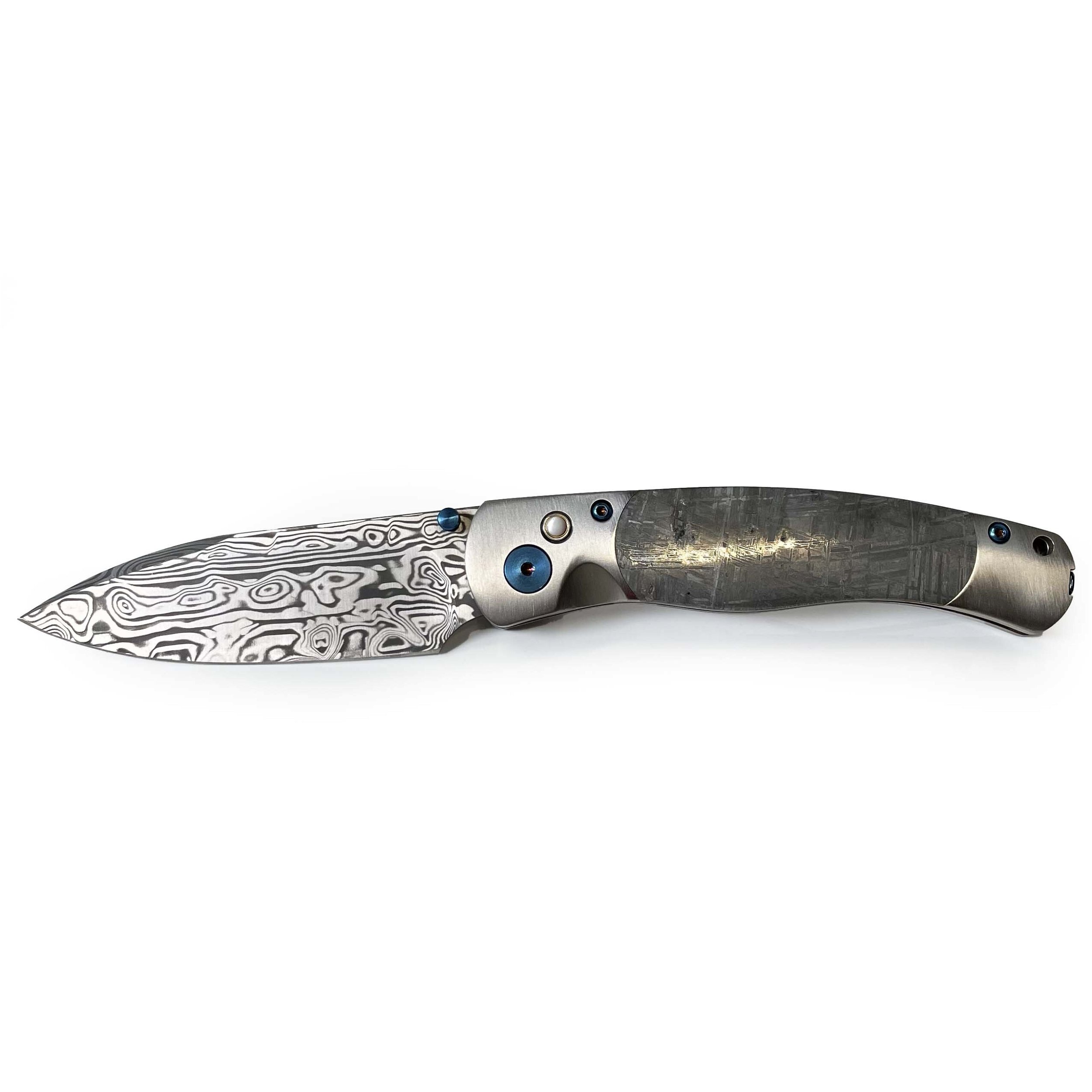 Munionalusta Meteorite Knife With Damascus Steel Blade and Blue Accents - Large