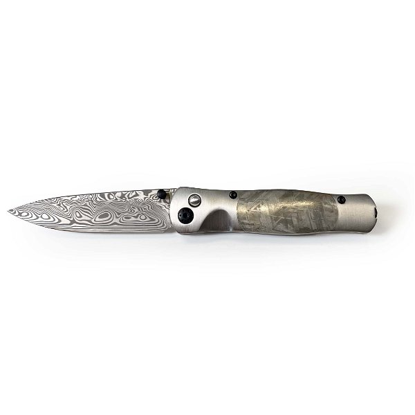 Closeup photo of Munionalusta Meteorite Handle Knife With Damascus Steel Blade And Silver & Black Accents -Small