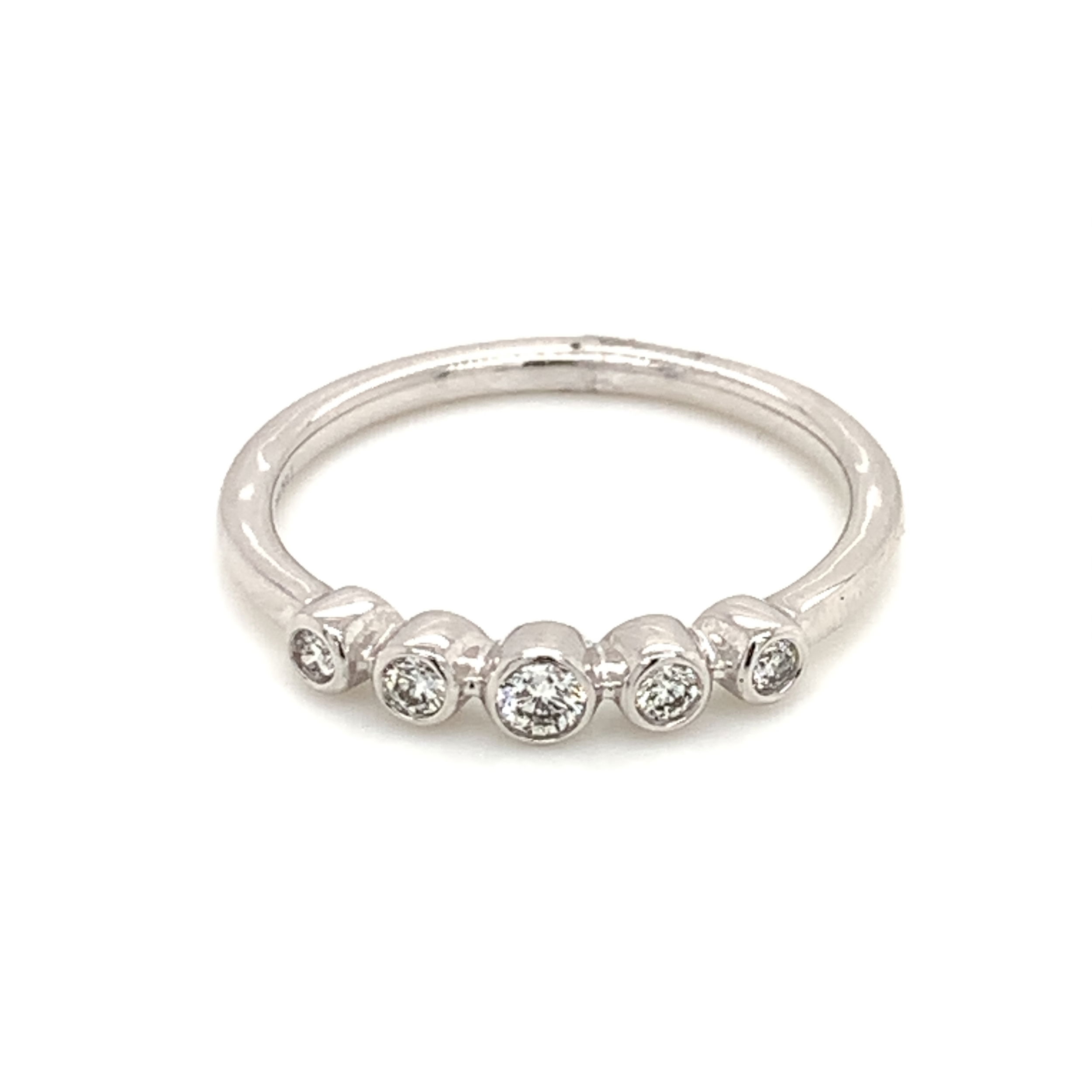 14KWG 5 BR DIAMONDS 0.16CT BEZEL SET BAND
