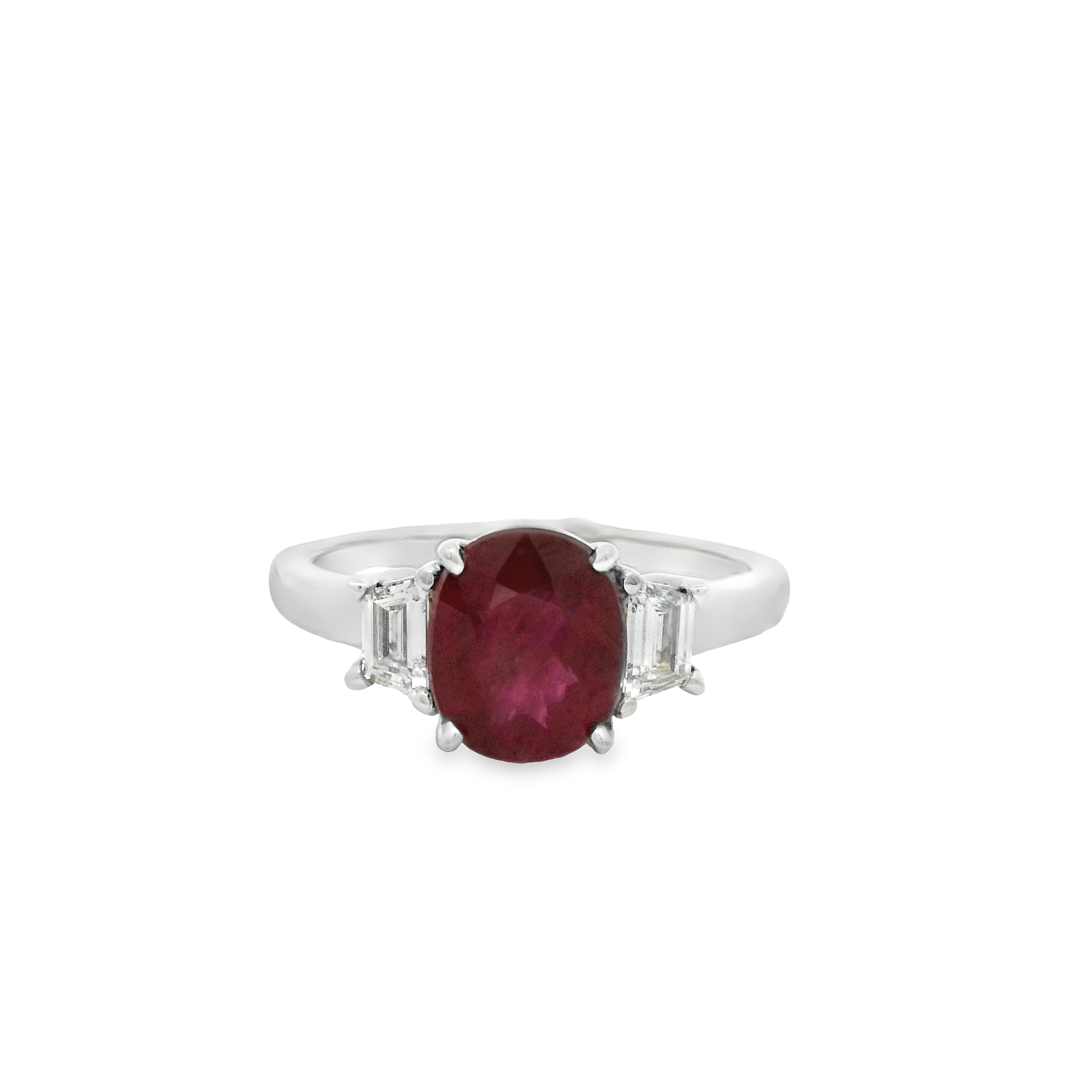 18KWG 1.74CT OVAL RUBY & 2 TRAPEZOID CUT DIAMONDS 0.33CT 3-STONE RING