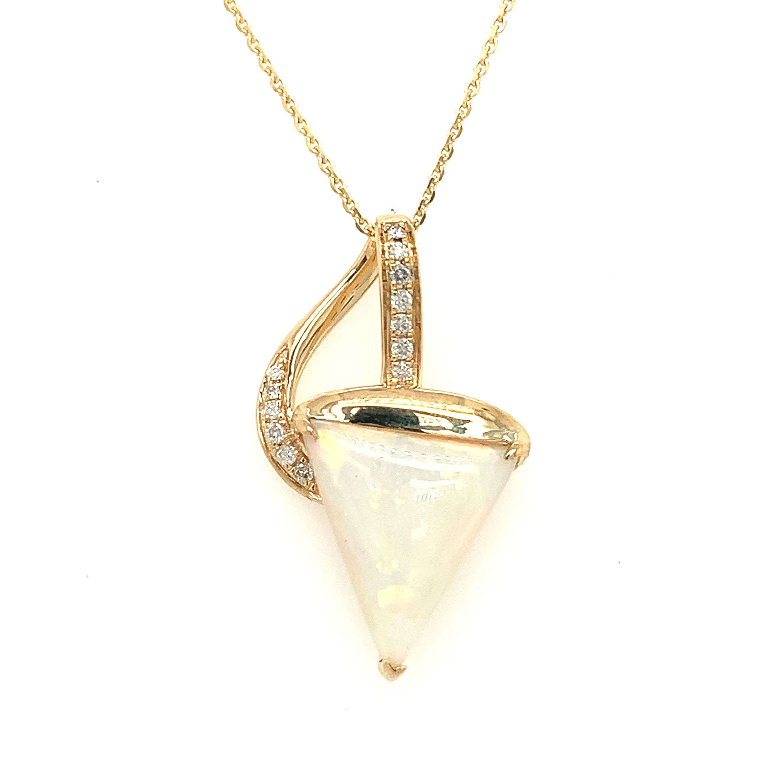 18KYG 3.56CT AUSTRALIAN OPAL & 13 BR DIA'S 0.08CT FASHION PENDANT W/18" CABLE CHAIN