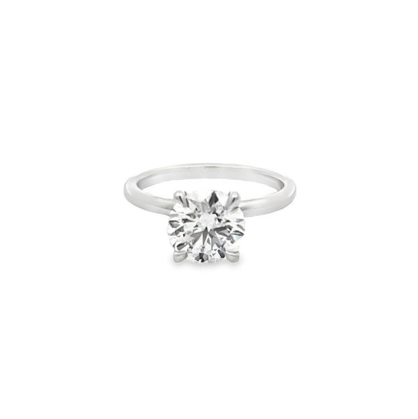 Closeup photo of 14KWG 3.10CT E/VS1 IGI#LG649411571 ROUND BRILLIANT LAB GROWN DIAMOND HIDDEN HALO SOLITAIRE ENGAGEMENT RING