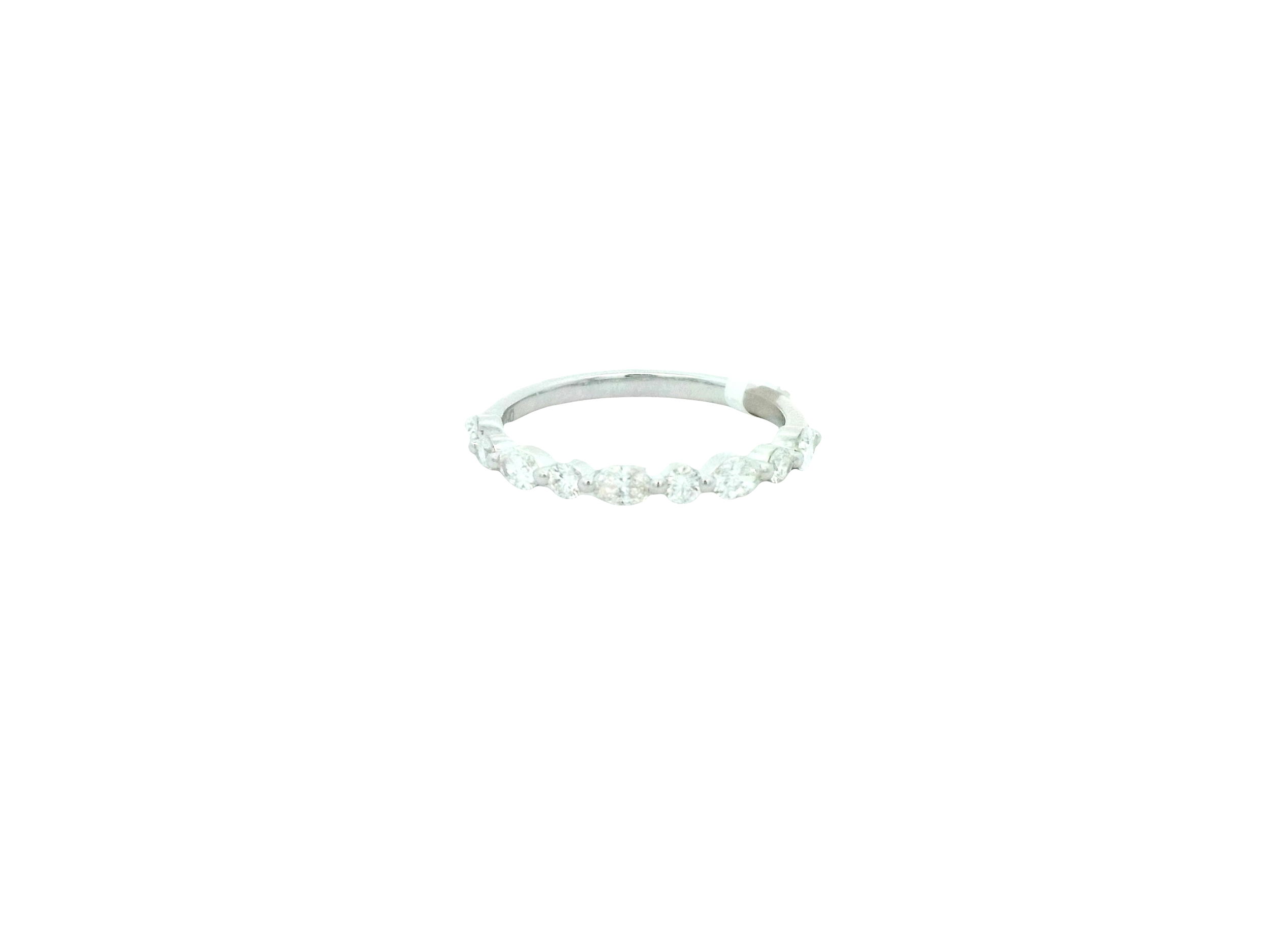 14KWG 5 OV & 4 RD DIA'S 0.67CTW SHARED PRONG ALTERNATING WEDDING BAND 14KWG 5 OV & 4 RD DIA'S 0.67CTW SHARED PRONG ALTERNATING WEDDING BAND