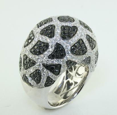 18KWG 209 BLACK DIAMONDS 2.79CT & 241 WHITE DIAMONDS 2.83CT DOMED "ANIMAL PRINT" FASHION RING