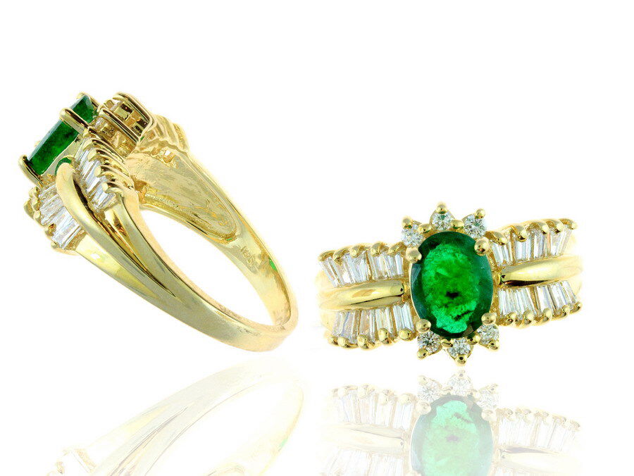14KY OVAL EMERALD @ 1.10CT & RD/BG DIA @ 1.10CTTW RING